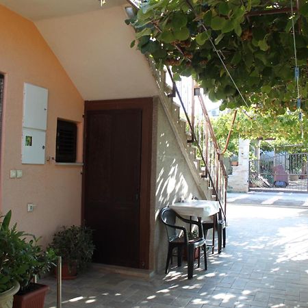 Ferienwohnung Lori Pula Exterior foto